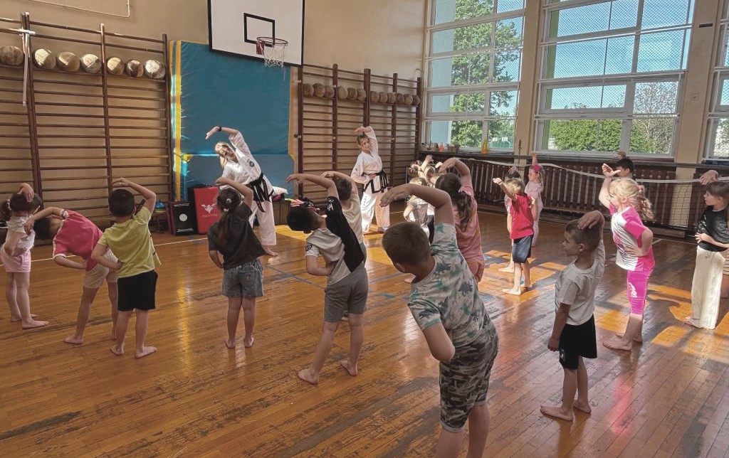 Pokazowe zajęcia taekwon-do w dęblińskiej „Trójce”